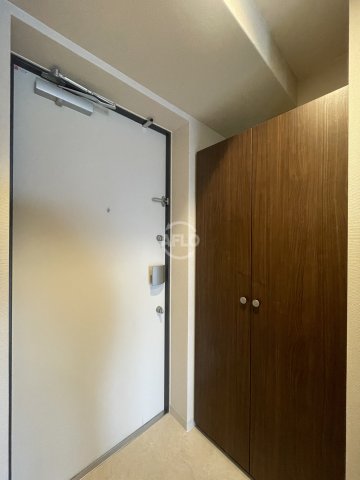 玄関　ArtizA淡路　玄関