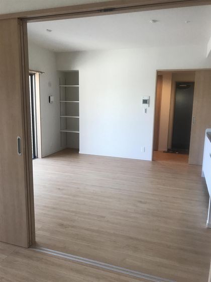 居室・リビング　※他号室の写真です