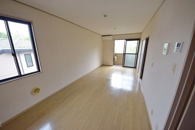 居室・リビング　★明るいリビングです★