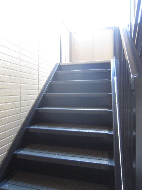 その他共有部分　★２階へ続く階段です★