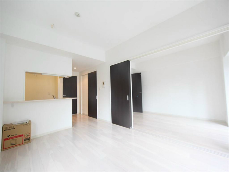 居室・リビング　ＬＤＫ14帖　洋室7.1帖　繋げて使用可能　南面バルコニー