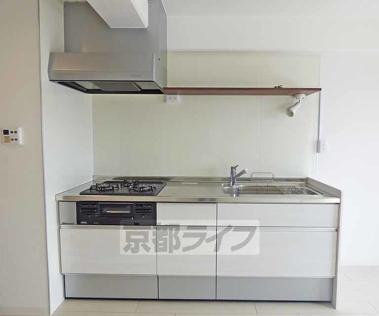 キッチン　広々としたキッチンです