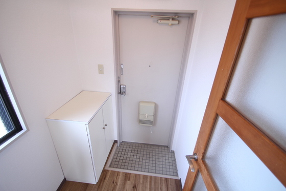 玄関　※別部屋の写真です