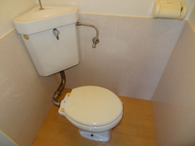 トイレ　シンプルなトイレ