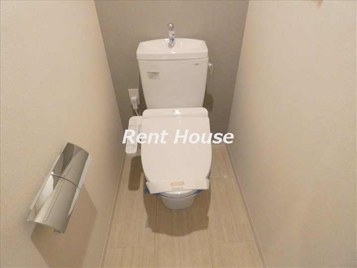 トイレ　別号室の参考写真となります