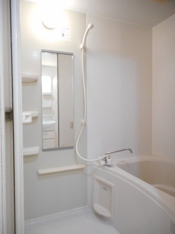 バス・シャワールーム　落ち着いた空間のお風呂です