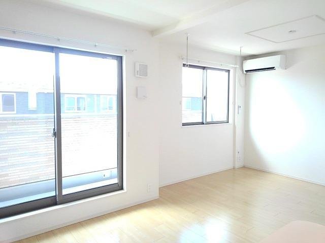 居室・リビング　使いやすい居間です