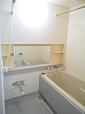 バス・シャワールーム　バスルーム