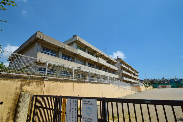 中学校　千葉市立土気南中学校（中学校）まで923m