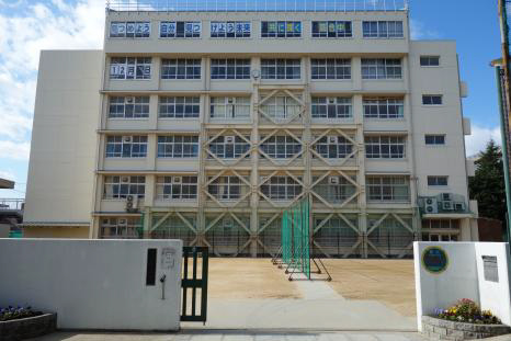 中学校　葺合中学校（中学校）まで943m