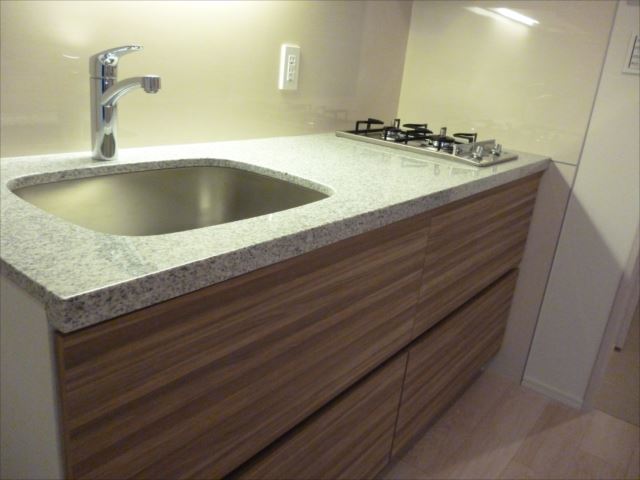 キッチン　※別部屋参考写真