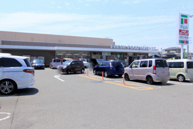 スーパー　フジ古川店（スーパー）まで417m