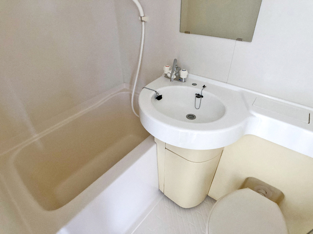 バス・シャワールーム　お掃除しやすいユニットバス