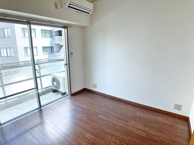 居室・リビング　エアコン付きで快適なお部屋