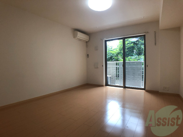 その他部屋・スペース　１２．６帖の洋室を別の角度から撮影してみました。