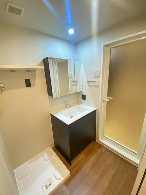 洗面設備　使いやすい洗面所です