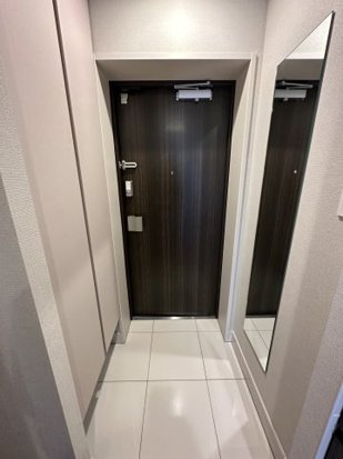 玄関　※別部屋参考写真