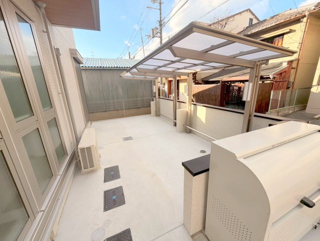 駐車場　敷地内には入居者専用の駐輪スペースもあります。