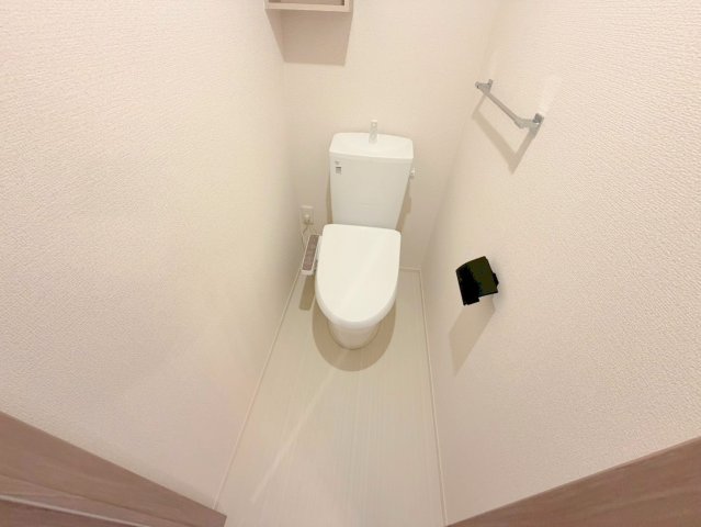 トイレ　綺麗なトイレにはウォシュレット標準装備です。