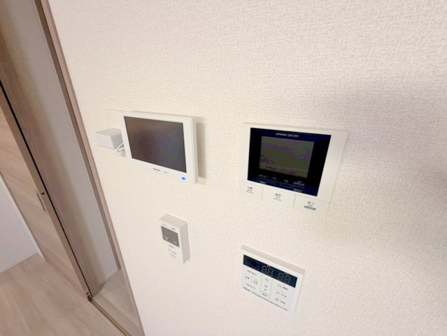 セキュリティ　TVモニターホンで来客が誰か確認してから開けて下さいね