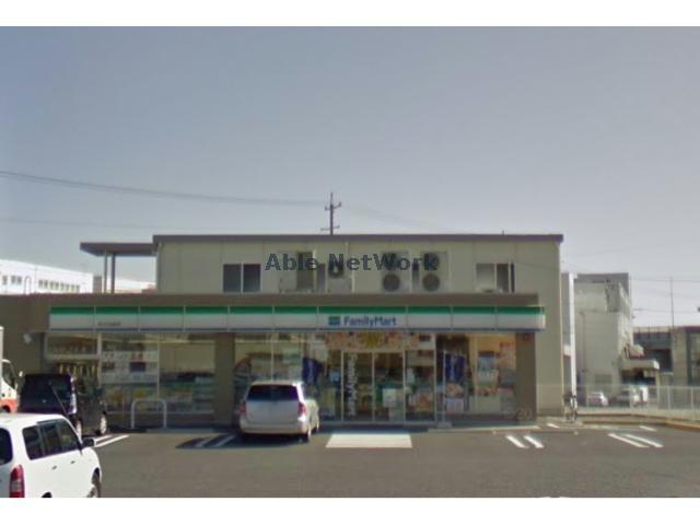 コンビニ　ファミリーマート知立牛田町店（コンビニ）まで318m