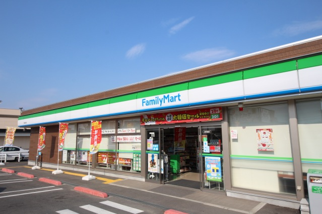 コンビニ　ファミリーマート葛城忍海店（コンビニ）まで474m