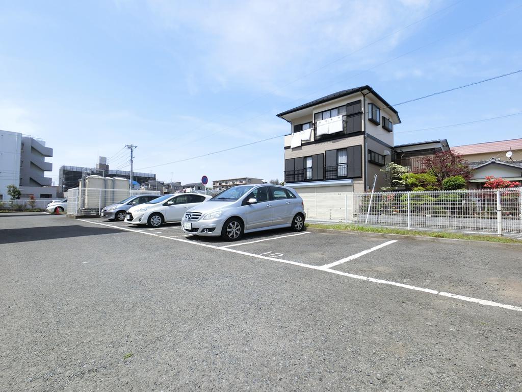 駐車場　敷地内駐車場も格安賃料です♪