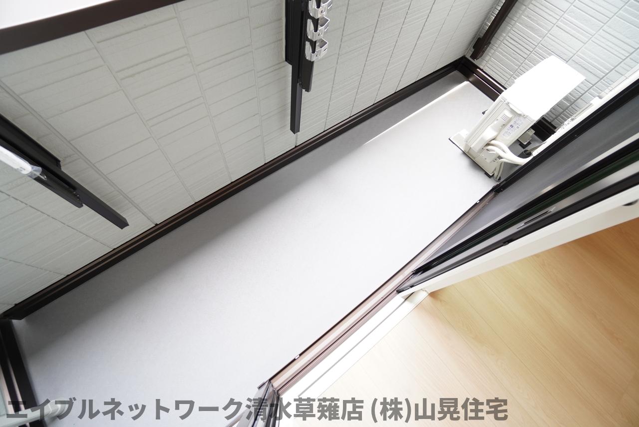 バルコニー　陽当たり良好なバルコニーです
