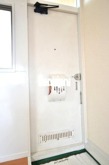 玄関　室内写真です。