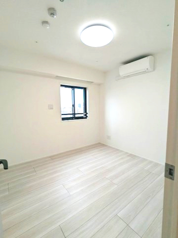 その他設備　5.5帖洋室、エアコン・照明・ウォークインクローゼット付