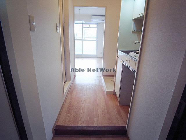 玄関　キッチン