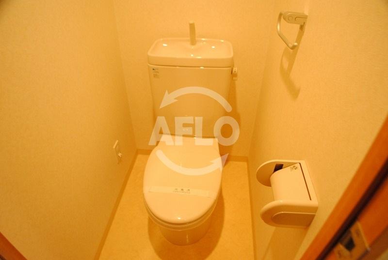 トイレ　プレサンス心斎橋タイミックス　トイレ