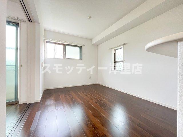 居室・リビング　こちらの居間で趣味の時間をお楽しみください