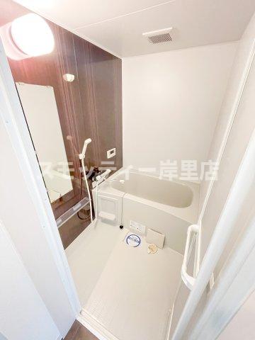 バス・シャワールーム　日々の疲れを癒すお風呂付です