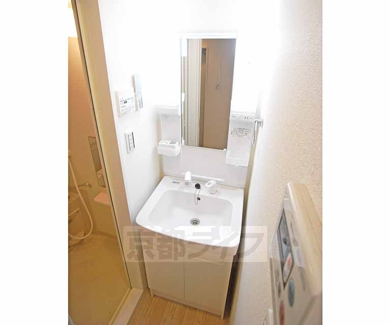 洗面設備　人気の独立洗面台です。