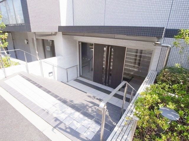 エントランス　部屋探しは株式会社　タウンハウジング　までお気軽にお問合せ…