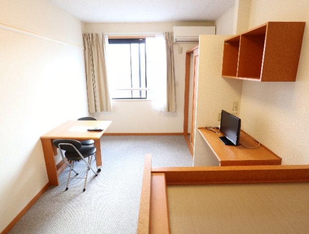 その他部屋・スペース　広くて明るい寝室