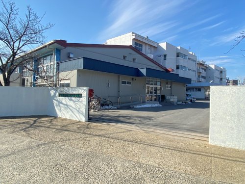 小学校　流山市立鰭ケ崎小学校（小学校）まで1630m