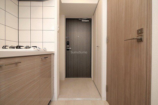 玄関　収納もある玄関です