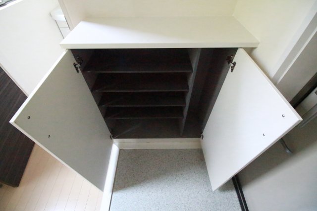 玄関　THE　RESIDENCE　文京区本駒込1