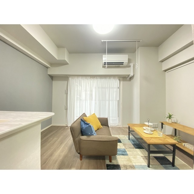 居室・リビング　※家具・家電の備え付けはありません