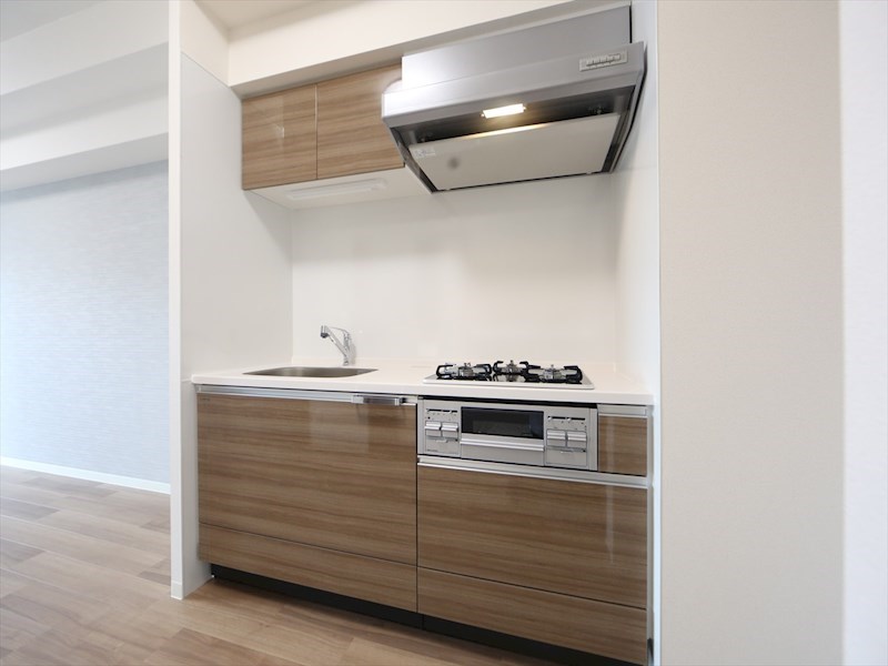 キッチン　システムキッチン（ガス3口コンログリル付）