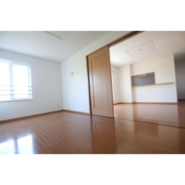 その他　洋室とリビング