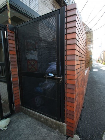 その他共有部分　敷地内ゴミ置場です♪