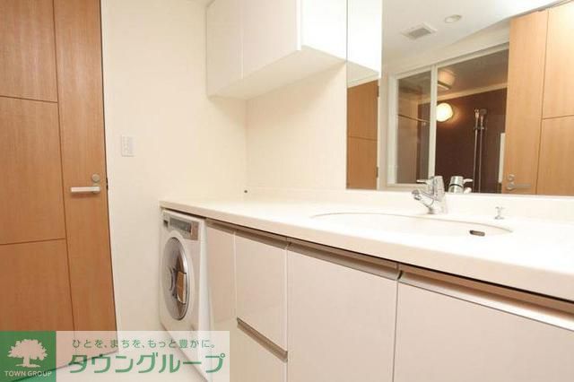 洗面設備　※写真は同タイプ住戸です。