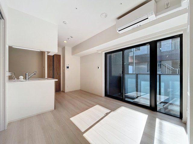 居室・リビング　☆明るい洋室☆