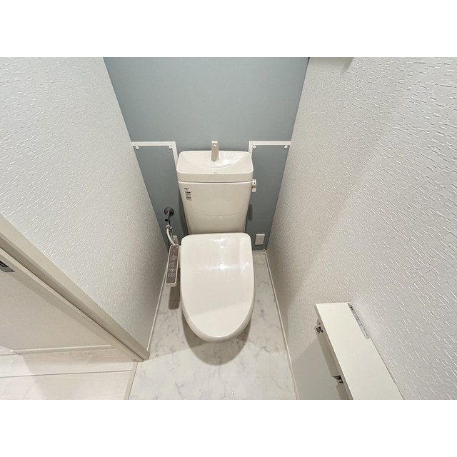 トイレ　※写真は別部屋参考写真です。