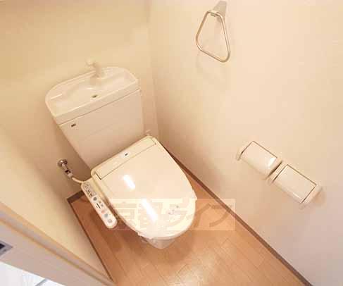 トイレ　ウォシュレット付きのトイレです。
