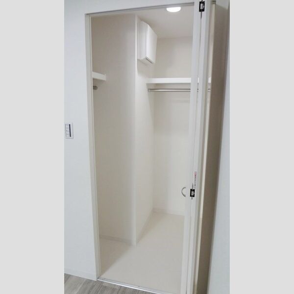 収納　ウォークインクローゼット