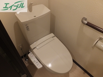 トイレ　ウォシュレット付きのトイレ